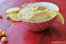 {Lemon Garlic Hummus}
