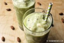{Greek Yogurt Pineapple Nut Smoothie}
